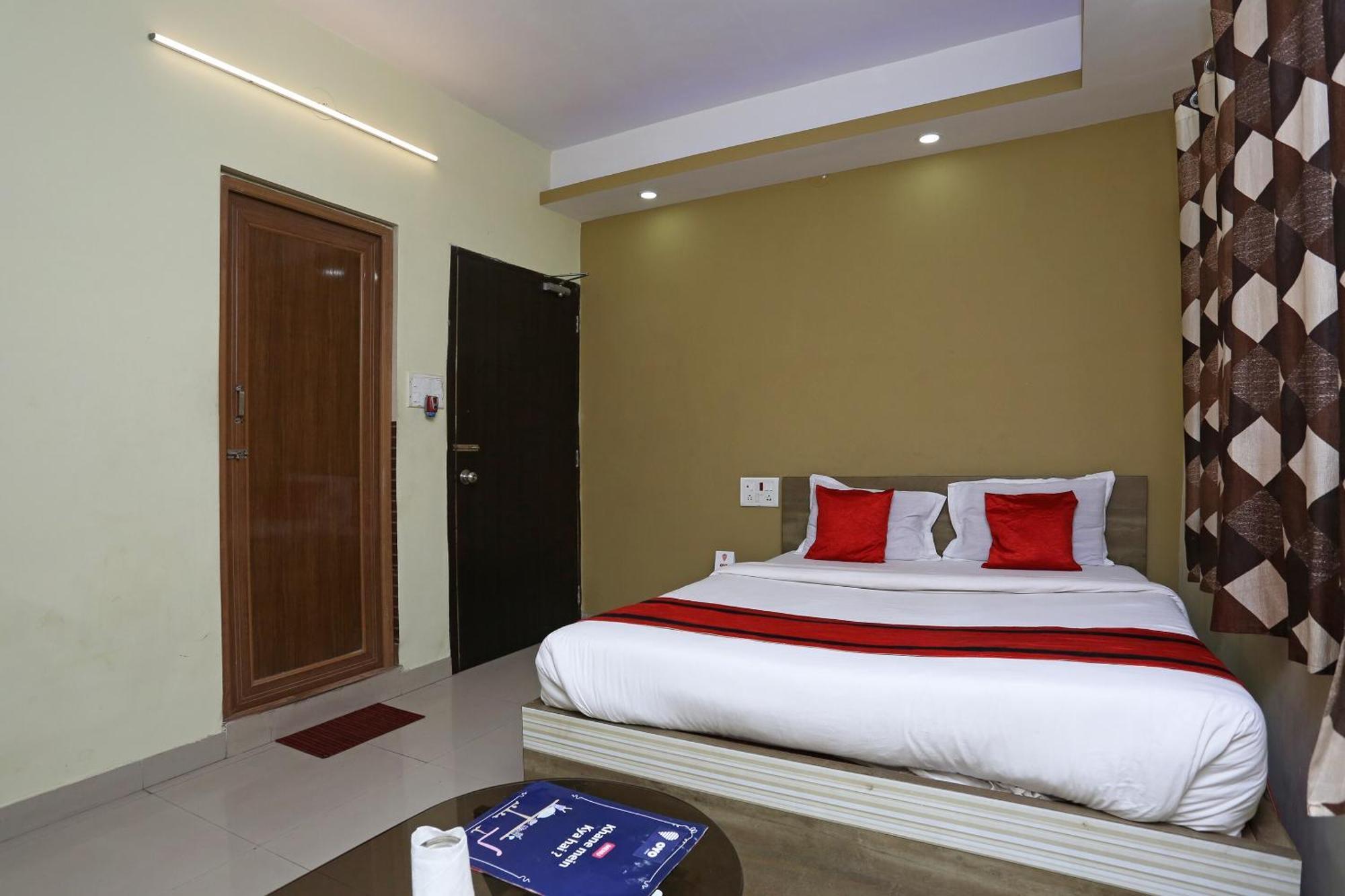 Hotel O Pratiksha Guest House Kolkata Bagian luar foto